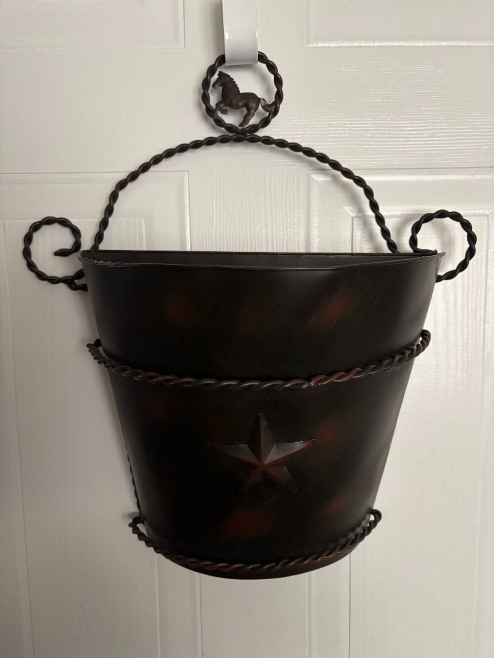 Metal Horse Tin